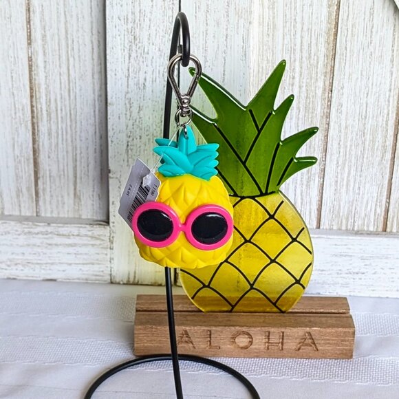 NWT Bath & Body Works Cool Pineapple 🍍 PocketBac Holder Paired with Hand Gel - Picture 2 of 4